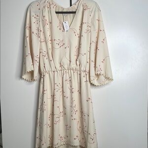 Flowy casual floral dress Size M (NWT)